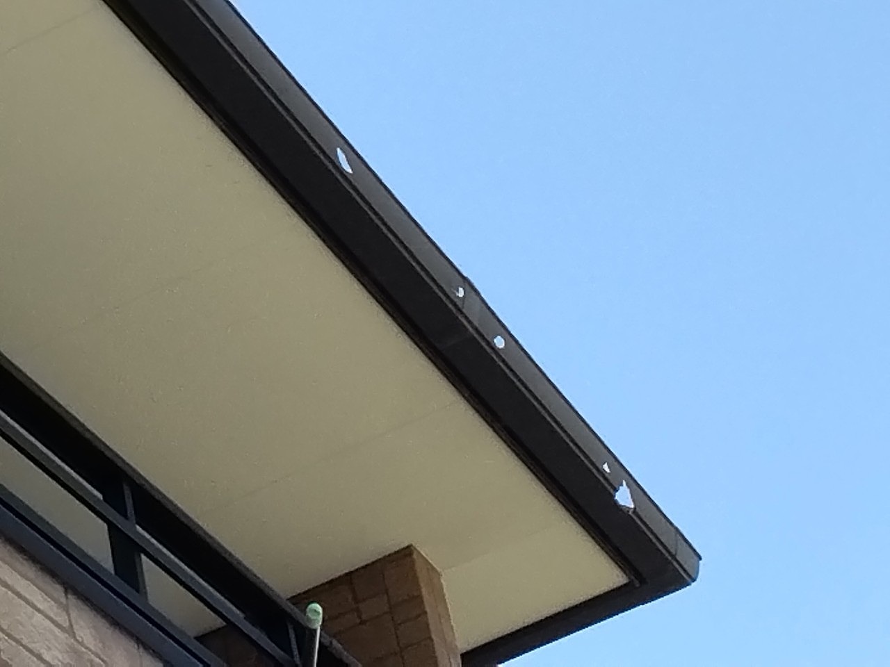 姫路市　雨樋(角樋)全体的に貫通